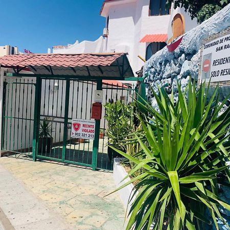 Triplex Young Fantasy Apartment Playa de las Americas  Exterior photo